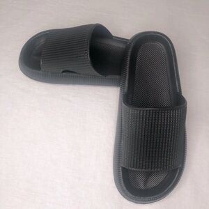 Cloudies Original Black Slides Slip on Sandals Size 9.5